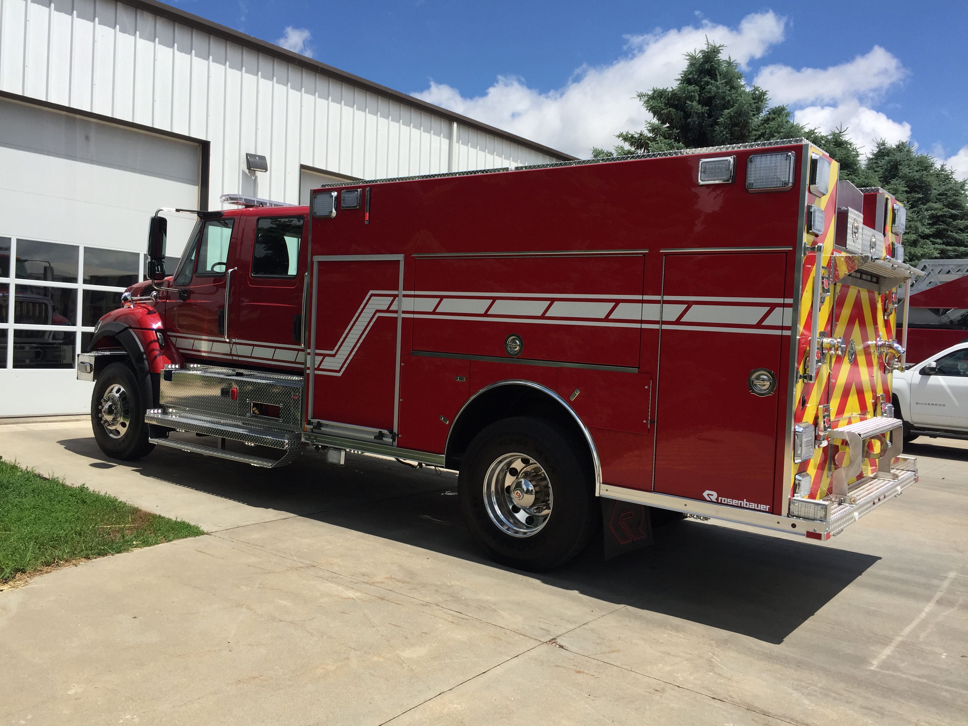 FX commercial 4x4 pumper - Fry Fire District